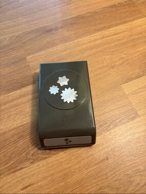 Paper Flower Punch - Stampin Up!